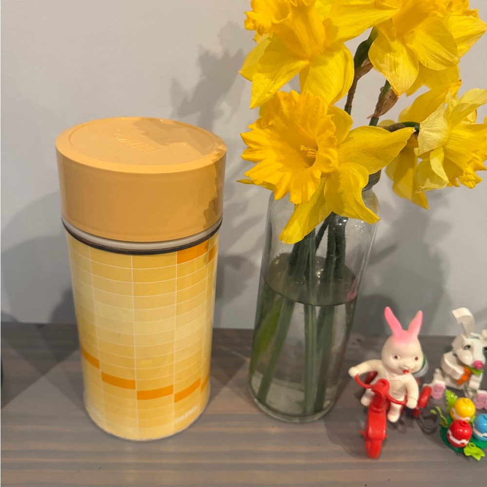 Vintage Yellow Thermos Ombré Block Pattern